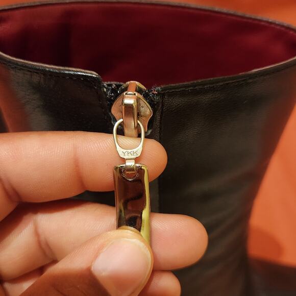 Enzo Angiolini Black Leather Heeled Womens Ankle Booties Boots size 6.5 M Sleek - Picture 8 of 12